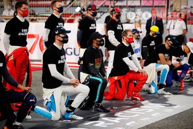 Formula 1 Bahreyn GP’sinde inanılmaz kaza! Romain Grosjean’ın aracı alev topuna döndü