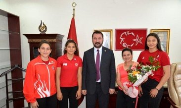 Balkan şampiyonu altın kızlara ödül