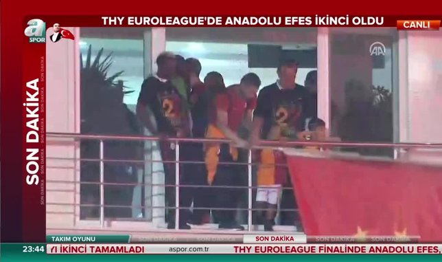 Galatasaray taraftarları Florya'ya akın etti