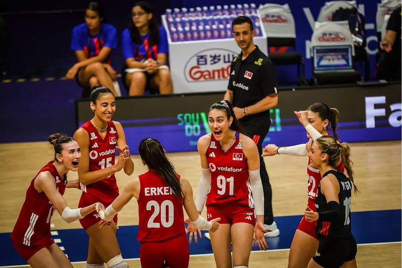 turkiye-fransa-voleybol-maci-saat-kacta-sifresiz-canli-nasil-izlenir-1781768257693.jpg