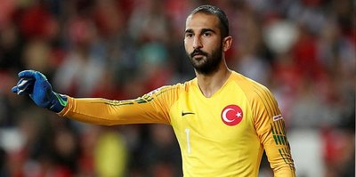 Galatasaray'ın kale için iki seçeneği var: Onur Kıvrak ya da Volkan Babacan