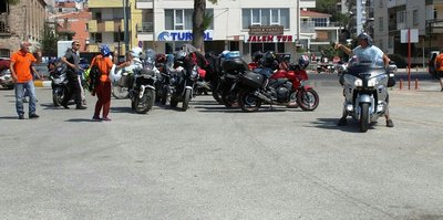 Motosiklet festivali için Midilli Adası’na geçtiler