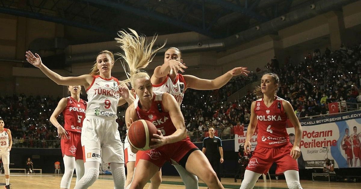 Son Dakika A Milli Kadin Basketbol Takimi Miz Polonya Yi 52 41 Maglup Etti Fotomac