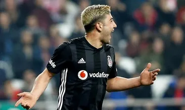Beşiktaş'ta alkışlar Güven Yalçın'a