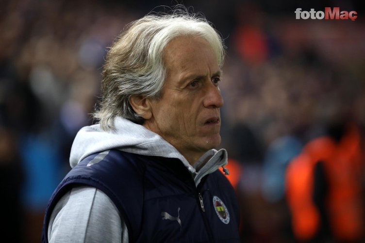 Fenerbahçe'de Jorge Jesus sol beke transfer istiyor! Listede Rubenis Antonio Dias ve Nikolas Dyhr var