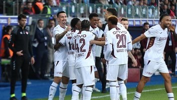 Parlayan yıldız Oulai