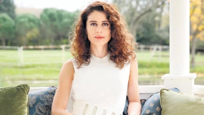 ben-bu-cihana-sigmazam-leyla-kimdir-ebru-ozkan-saban-kimdir-nereli-kac-yasinda-meslegi-ne-1663335626553.jpeg