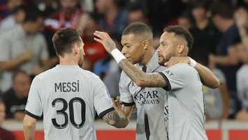 PSG destroy Lille 7-1 in French league