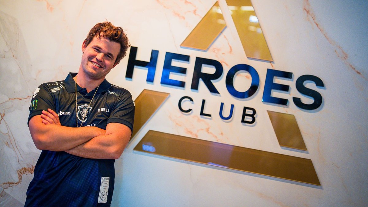 Magnus Carlsen ESpor Dünya Kupası'nın ilk satranç şampiyonu oldu!