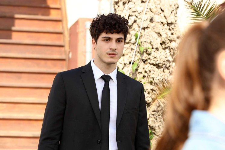 kendi-dusen-aglamaz-3-bolum-izle-kendi-dusen-aglamaz-yeni-bolum-full-izle-trt-1-kendi-dusen-aglamaz-canli-izle-1688638959838.jpeg