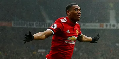 Manchester United'ı Martial kurtardı