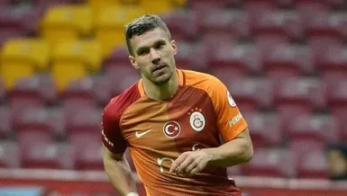 Lukas Podolski'den deprem bölgesine destek