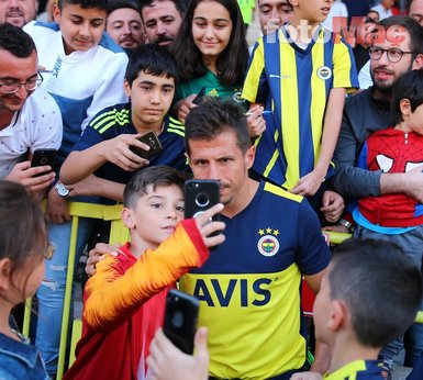Fenerbahçe’de dikkat çeken görüntü! Emre Belözoğlu...