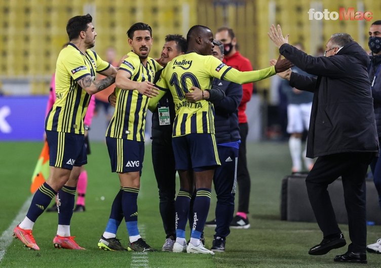 Son dakika spor haberleri: Emre Belözoğlu Fenerbahçe'yi böyle ayağa kaldırdı!.Soyunma odasındaki o konuşma...