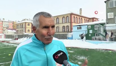 >71 yaşındaki futbolcu transfer oldu!