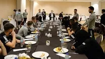 Yemekte buluştu