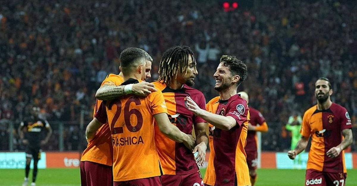 Cimbom para basıyor!