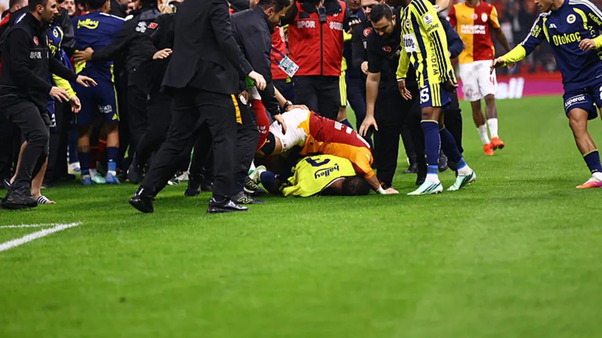 Galatasaray maçında kırmızı kart gören Archie Brown'ın cezası belli oluyor