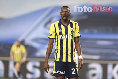 Emre Belözoğlu’dan flaş tepki! İşte Fenerbahçe Göztepe maçında ekrana yansımayanlar