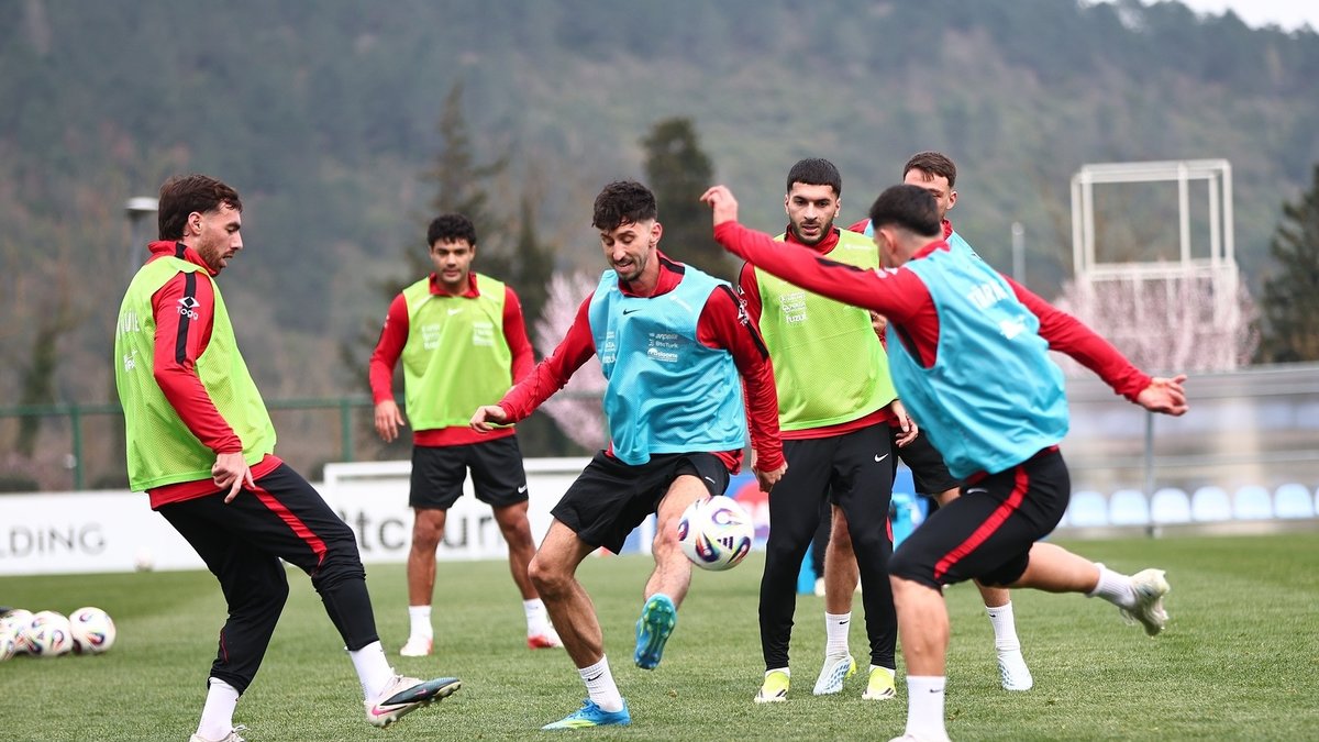 A Milli Futbol Takımı Kosova maçının hazırlıklarına başladı