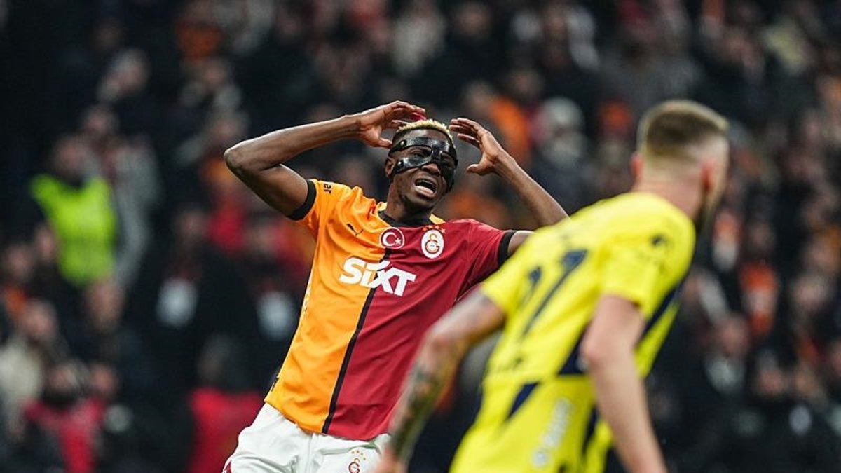 Galatasaray'da Victor Osimhen penaltı bekledi! Hakem devam dedi Galatasaray'da Victor Osimhen penaltı bekledi! Hakem devam dedi