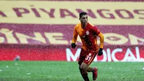 Mohamed direğe takıldı!