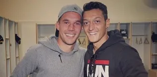 Podolski’den Mesut Özil paylaşımı