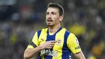 Mert Hakan ayrılmıyor