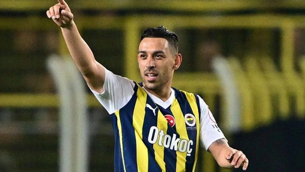 TRANSFER HABERİ - Fenerbahçe'nin milli yıldızından ayrılık sinyali! Beşiktaş takipte TRANSFER HABERİ - Fenerbahçe'nin milli yıldızından ayrılık sinyali! Beşiktaş takipte
