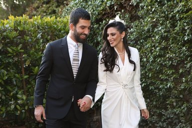 Arda Turan eşi Aslıhan Doğan Turan için Bodrum’dan yazlık alıyor