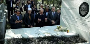 Dursun Özbek, Seba’nın kabrini ziyaret etti