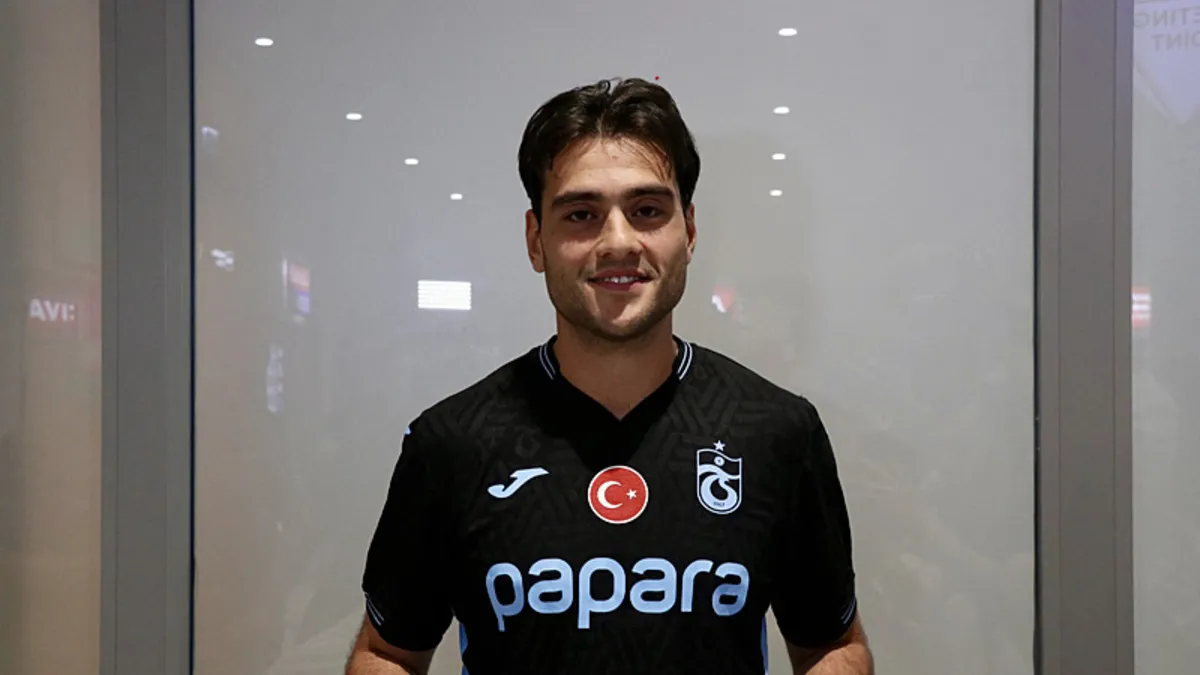 Trabzonspor'un yeni transferi Aral Şimşir şehre geldi!