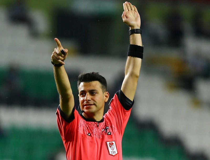 trabzonspor-besiktas-maci-ne-zaman-saat-kacta-ve-hangi-kanalda-1765688502571.jpeg Trabzonspor-Beşiktaş maçı hakemi