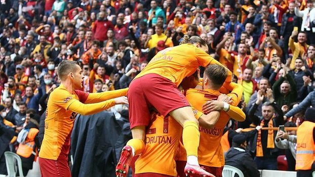 Aslan tam gaz