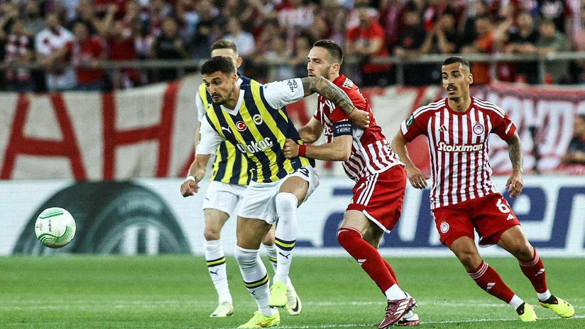 Fenerbahçe'de forma Rade Krunic in
