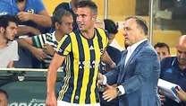 Van Persie Advocaat’ın yardımcısı oldu