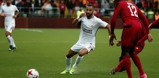 Kırık parmakla oynadı!