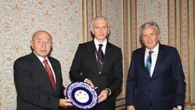 Ruslar'la maç yemeği
