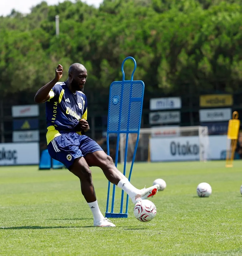 lukaku-fenerbahce-lyon-macinda-oynayacak-mi-1787032798230.jpg Lukaku Fenerbahçe Lyon maçında oynayacak mı