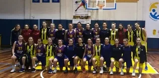 Genç kızlar 6’ncı bitirdi
