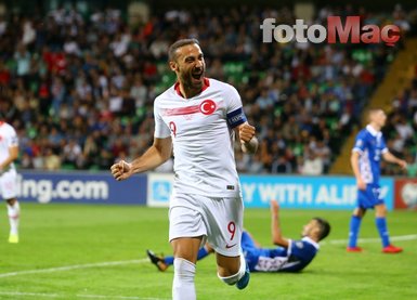 Cenk Tosun şampiyonluğun favorisini açıkladı! Süper Lig...