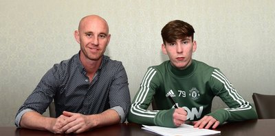 Manchester United, Garner ile sözleşme imzaladı