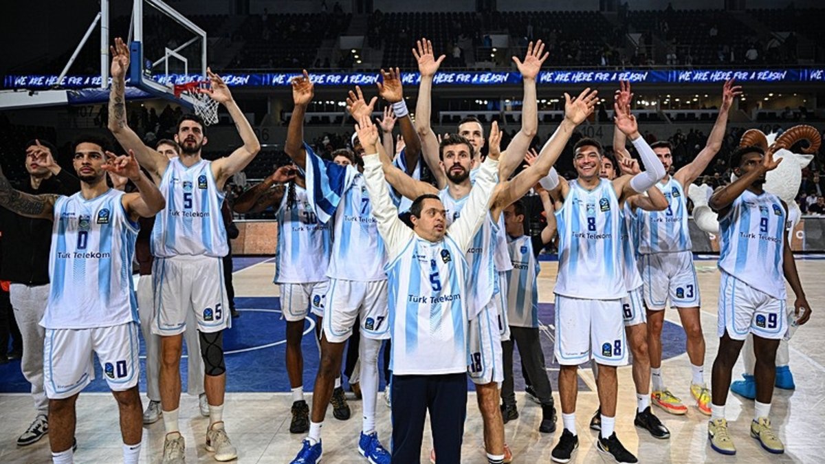 Türk Telekom 8'li final turunda! NINERS Chemnitz'i mağlup ettiler