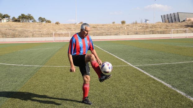 73 yaşındaki futbolcu Şerif Kunt rekor için oynuyor!