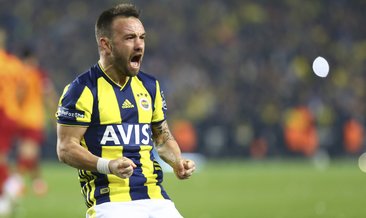 Fenerbahçe'de iki yıldızla bir yıl daha!