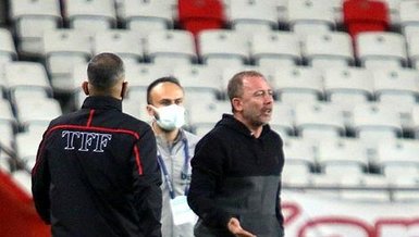 Antalyaspor - Beşiktaş maçında kırmızı kart çıktı! İşte o pozisyon