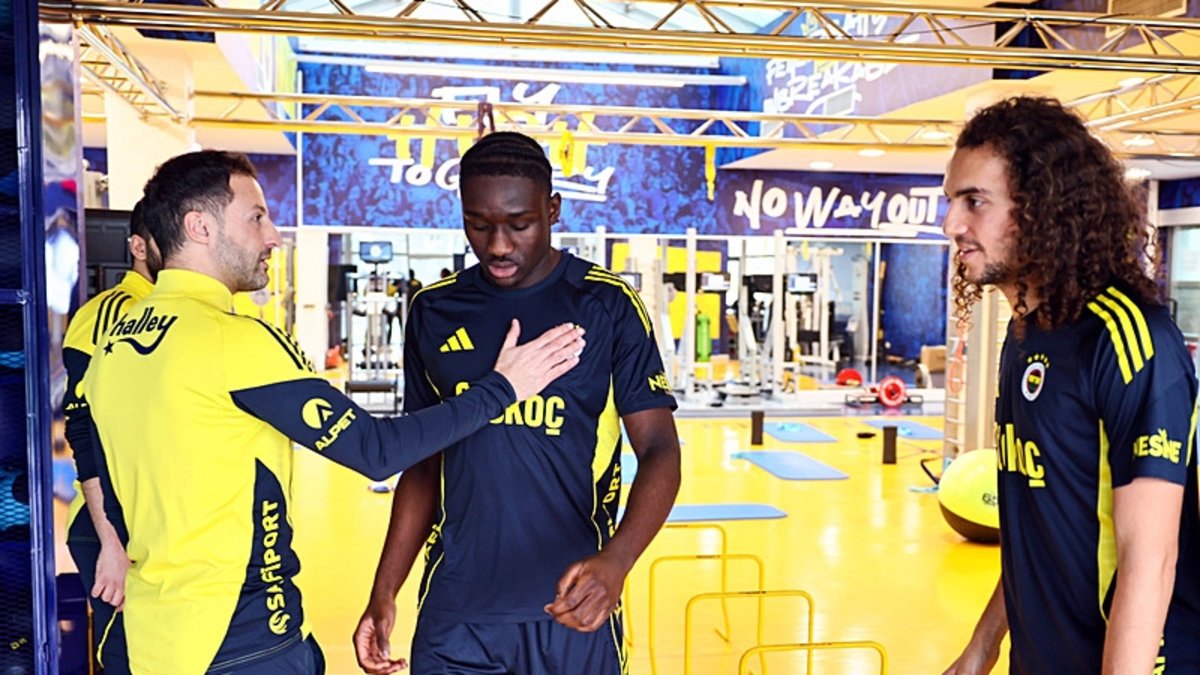 Fenerbahçe'de Tedesco'dan futbolcularıyla kritik toplantı!