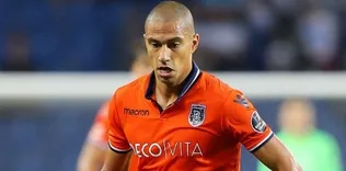 Gökhan İnler genç oyunculara taş çıkartıyor