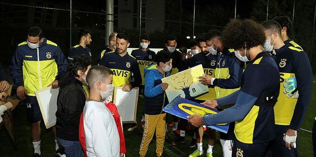 Fenerbahçe'de oyunculardan anlamlı destek