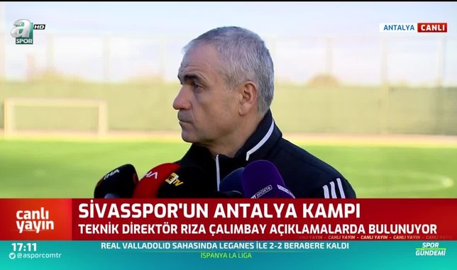 Demir Grup Sivasspor Teknik Direktörü Rıza Çalımbay: Emre ve Mert Hakan'ın bir yere gitme şansları yok